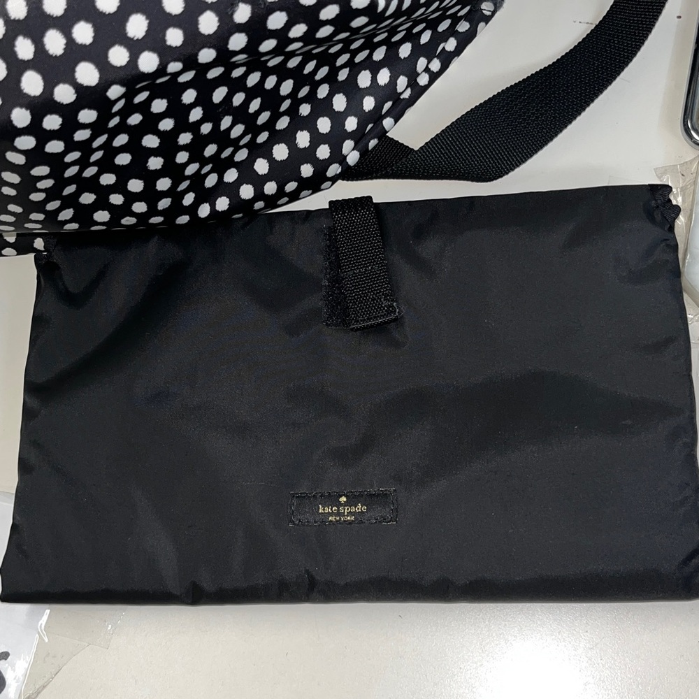 KATE SPADE Polka Dot Diaper Bag w Changing pad lots of  POCKETS EXCELLENT - Picture 4 of 5